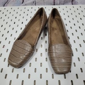 Vionic Tan Leather Crocodile Dolores Slip On Loafers Flats Shoes